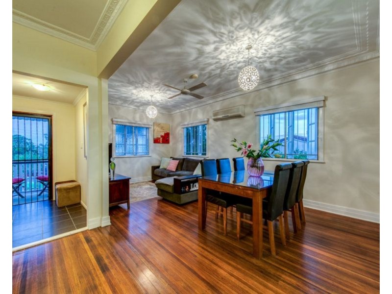 8 Farnell Street, Chermside QLD 4032
