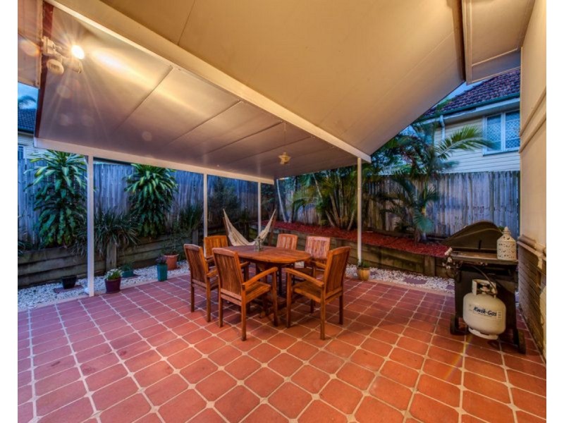 8 Farnell Street, Chermside QLD 4032