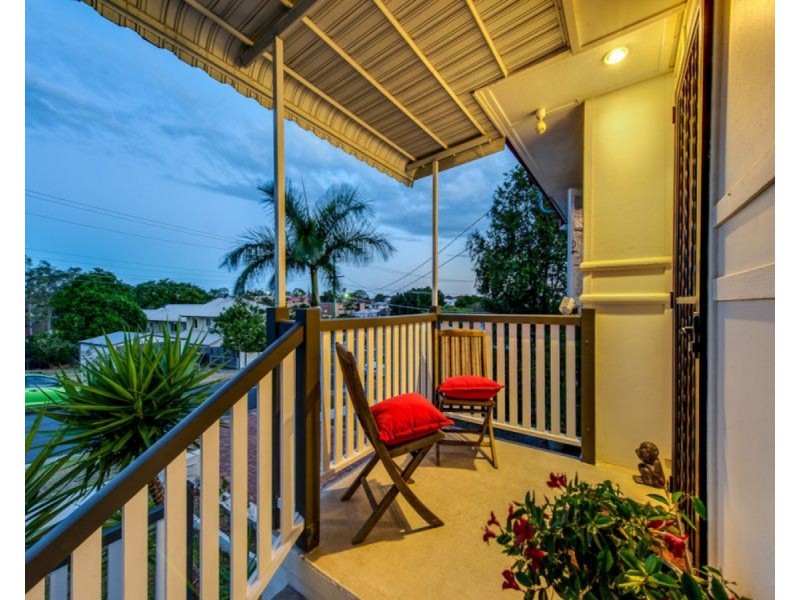 8 Farnell Street, Chermside QLD 4032