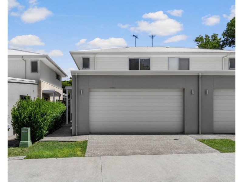 2/20 Eminence Lane, Bridgeman Downs QLD 4035