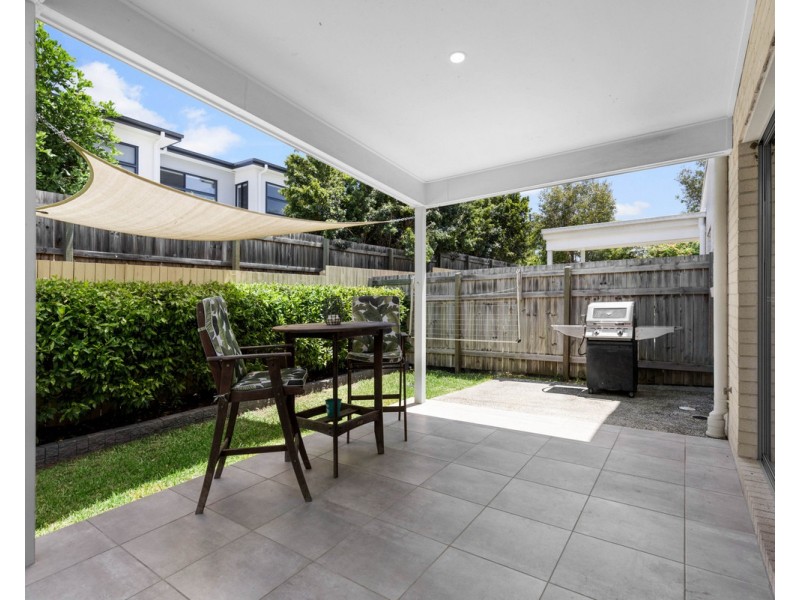 2/20 Eminence Lane, Bridgeman Downs QLD 4035