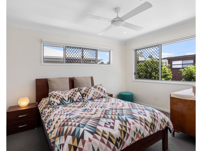 2/20 Eminence Lane, Bridgeman Downs QLD 4035