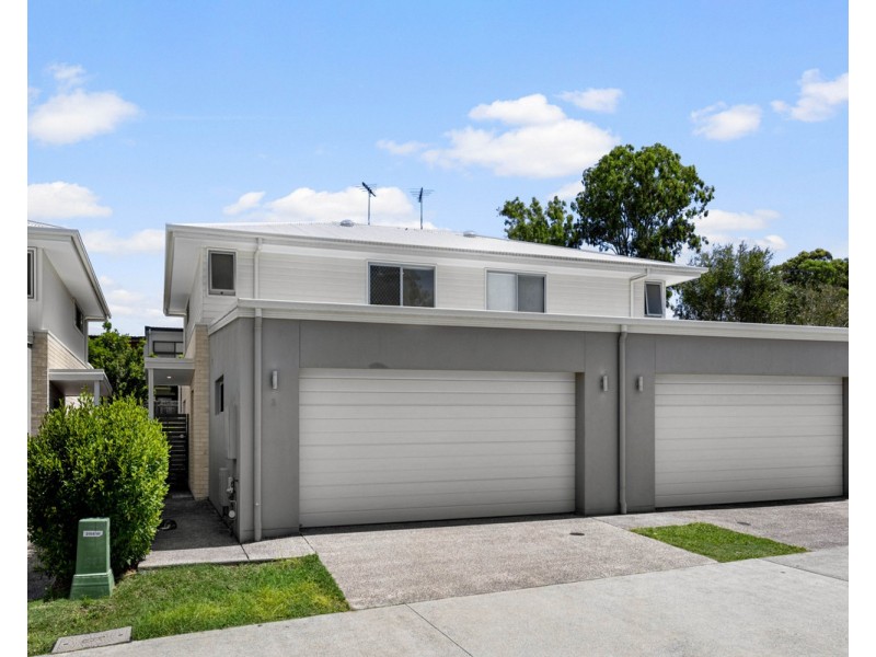 2/20 Eminence Lane, Bridgeman Downs QLD 4035