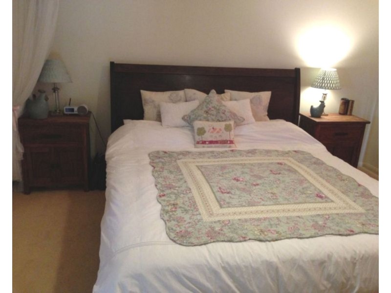 2 Meranti Crescent, Albany Creek QLD 4035