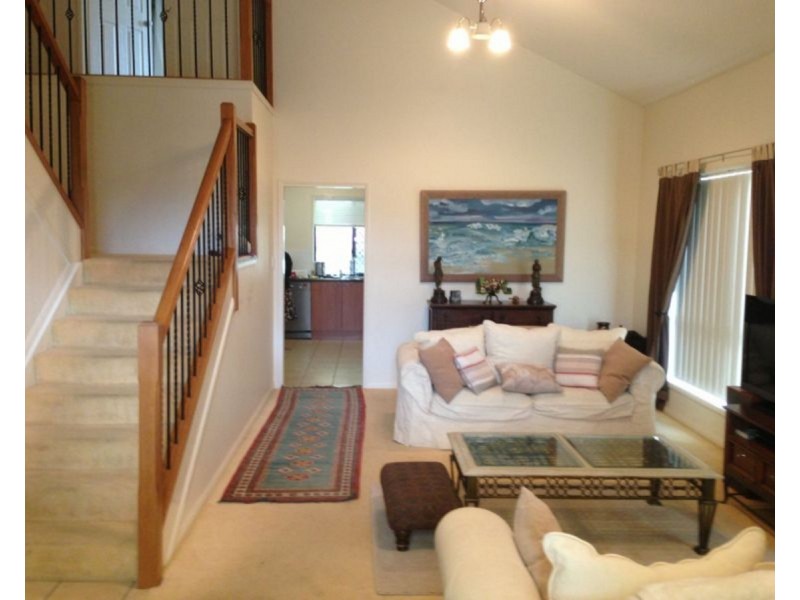 2 Meranti Crescent, Albany Creek QLD 4035