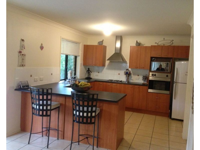 2 Meranti Crescent, Albany Creek QLD 4035