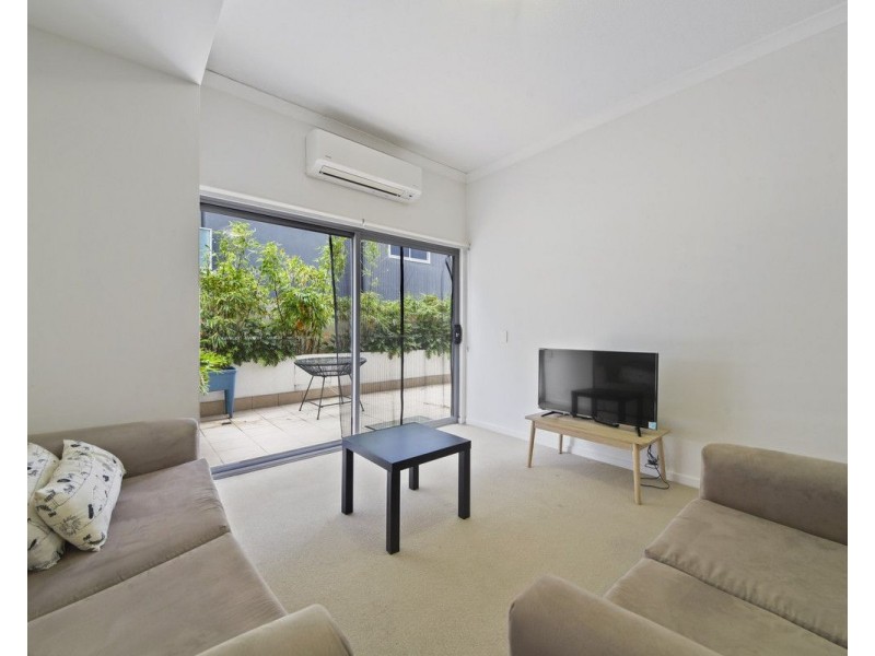 2001/19 Playfield Street, Chermside QLD 4032