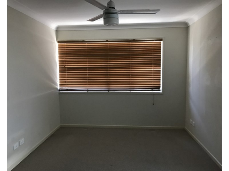 8/2 Palmerston Lane, Fitzgibbon QLD 4018