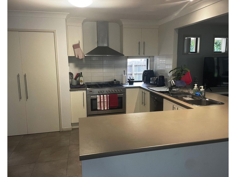 10 Somerset Drive, Carseldine QLD 4034