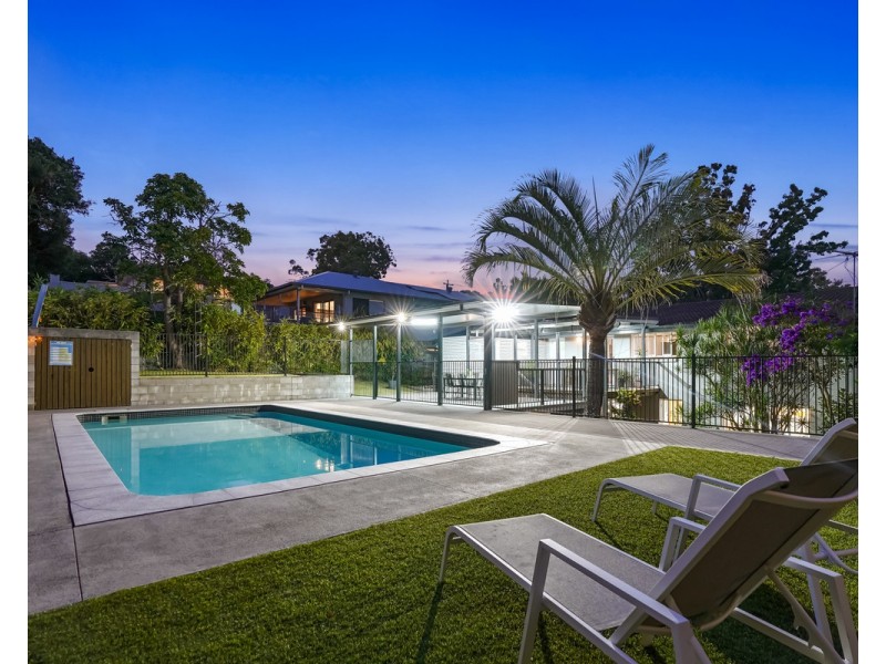 14 Lawrence Road, Chermside West QLD 4032