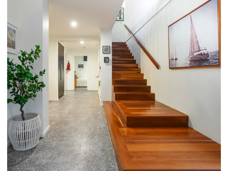 14 Lawrence Road, Chermside West QLD 4032