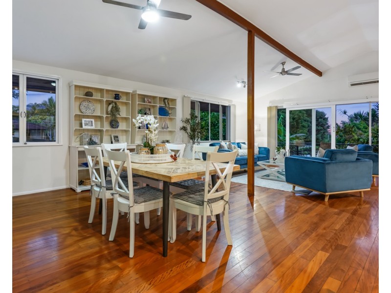 14 Lawrence Road, Chermside West QLD 4032