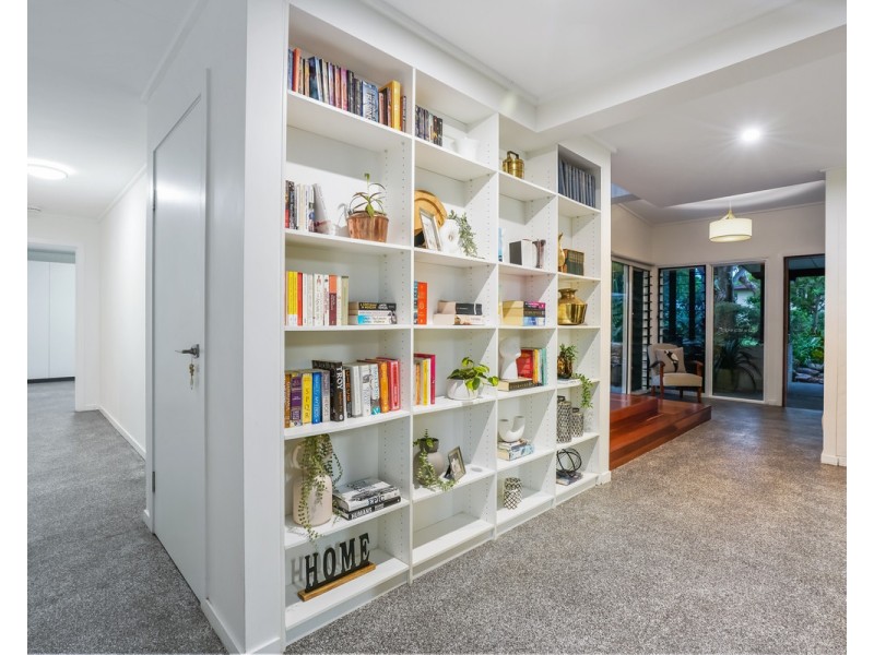 14 Lawrence Road, Chermside West QLD 4032