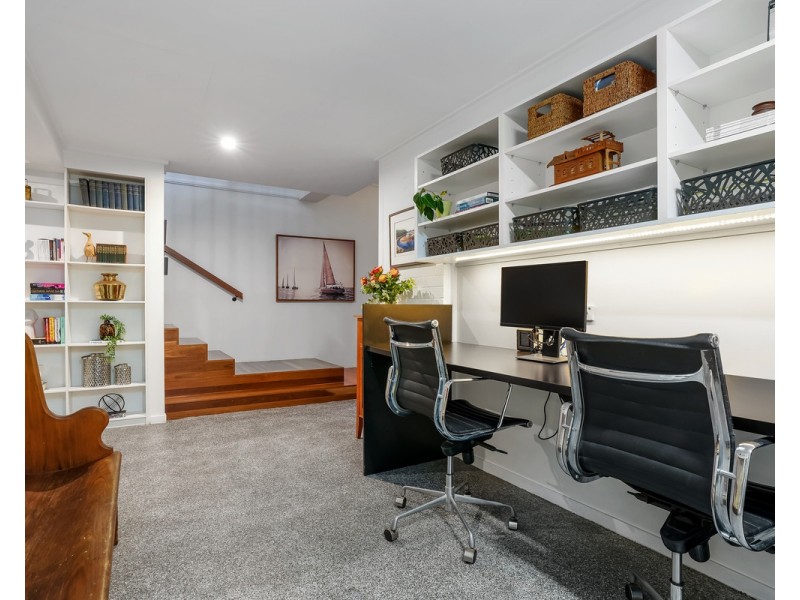 14 Lawrence Road, Chermside West QLD 4032