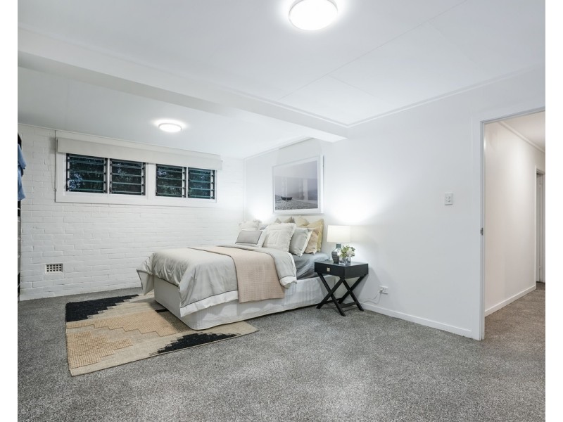 14 Lawrence Road, Chermside West QLD 4032