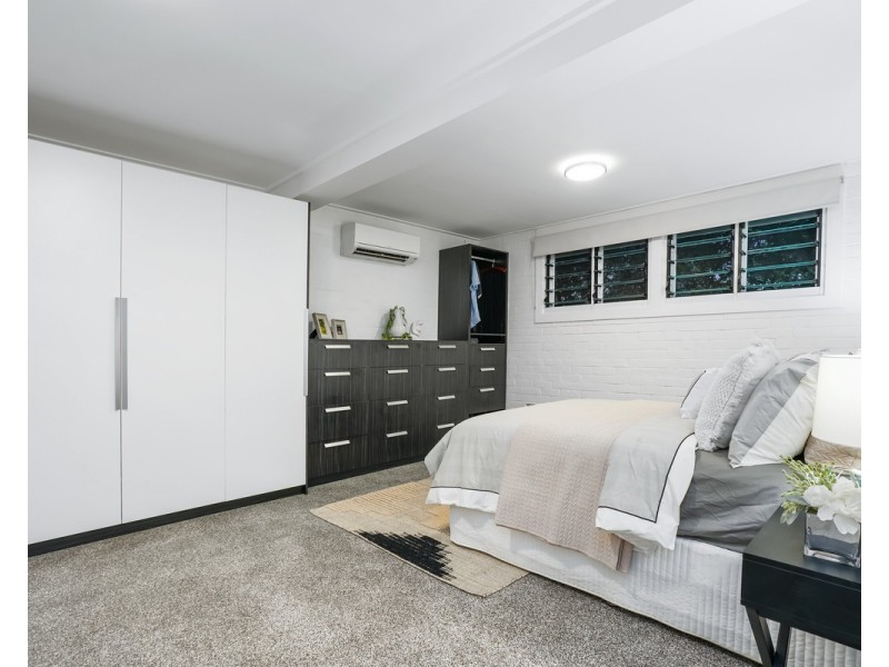 14 Lawrence Road, Chermside West QLD 4032