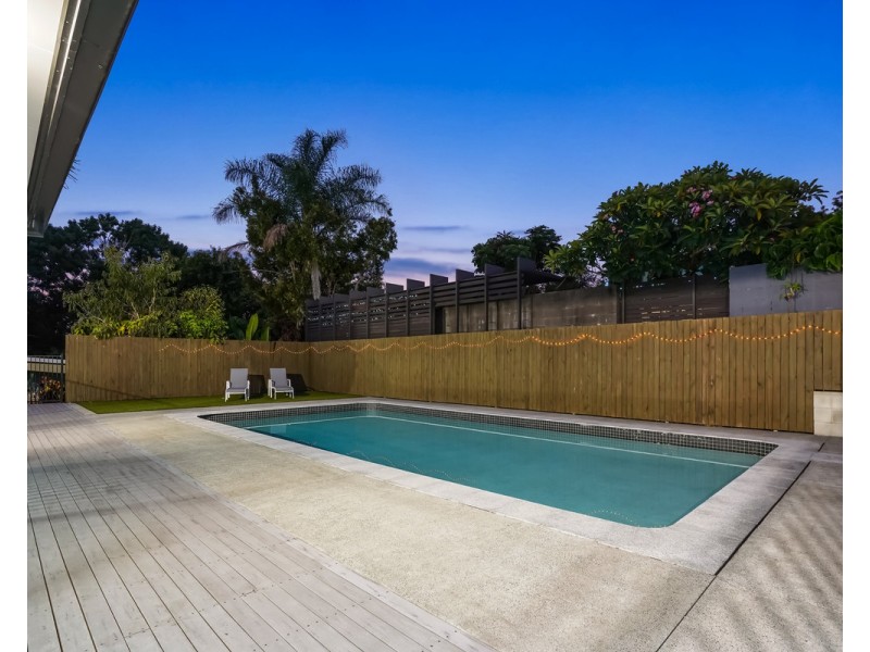 14 Lawrence Road, Chermside West QLD 4032