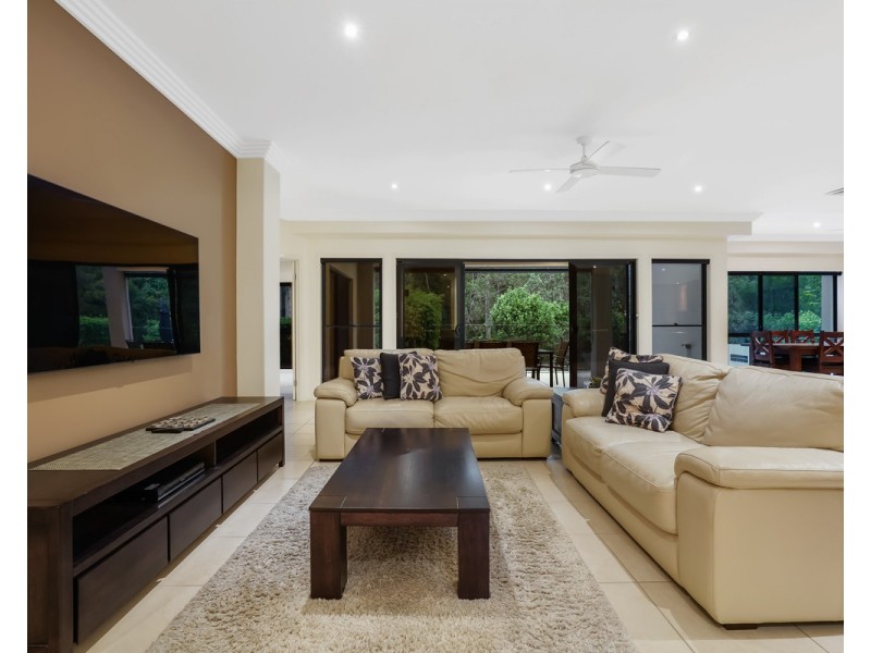 27 Country Club Drive, Albany Creek QLD 4035