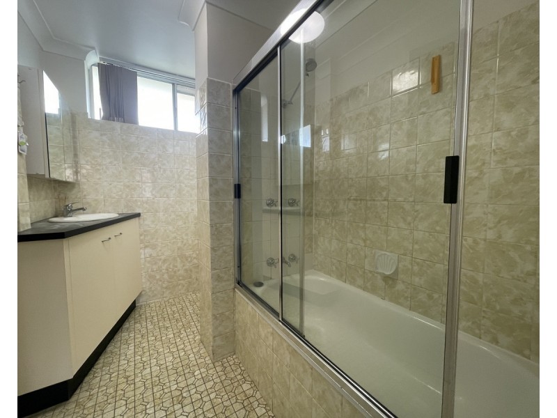 2/60 Wallace Street, Chermside QLD 4032