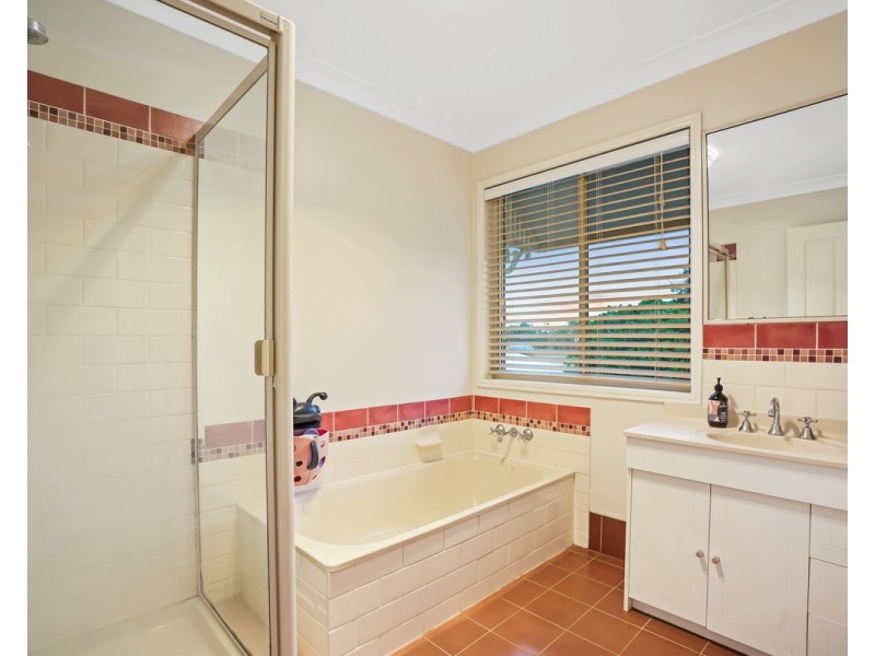 64 Blackwood Drive, Ferny Hills QLD 4055