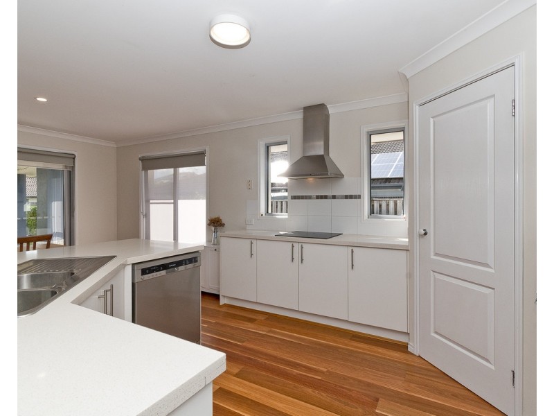 21 Crossing Drive, Eatons Hill QLD 4037