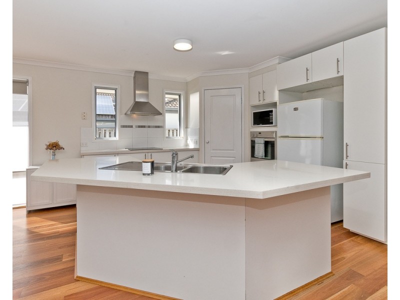 21 Crossing Drive, Eatons Hill QLD 4037