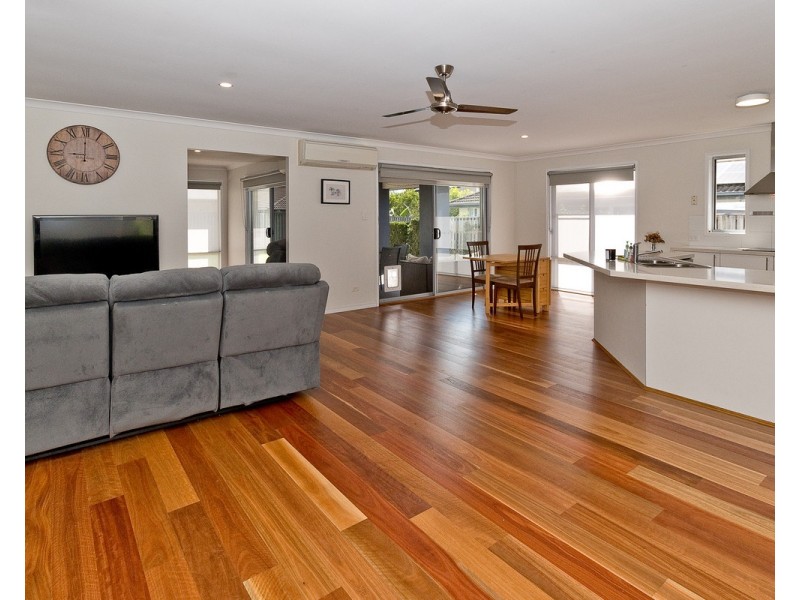 21 Crossing Drive, Eatons Hill QLD 4037