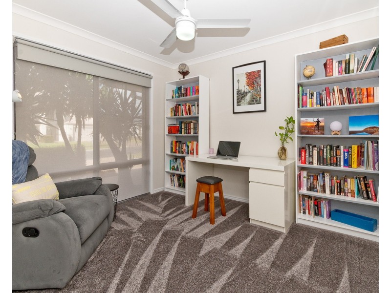 21 Crossing Drive, Eatons Hill QLD 4037