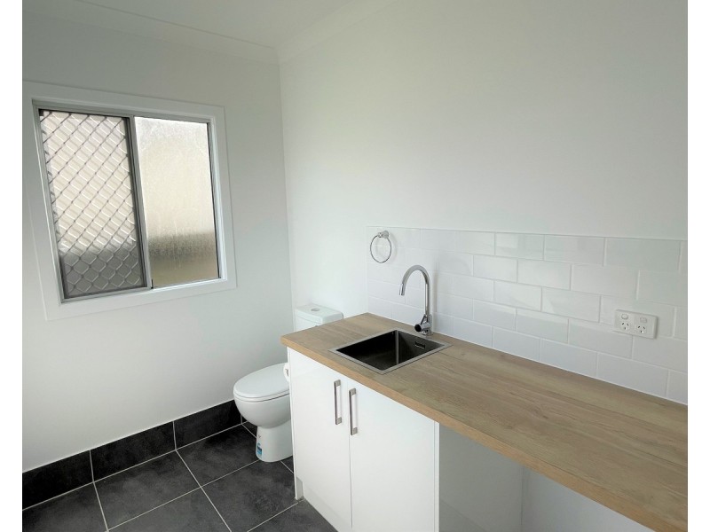 19 Tenth Avenue, Sandgate QLD 4017