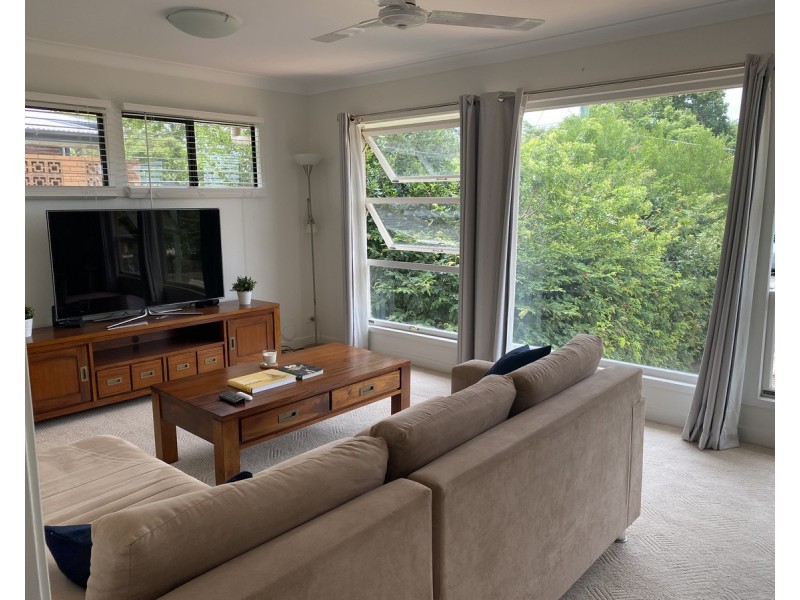 4 Brewster Street, Stafford Heights QLD 4053