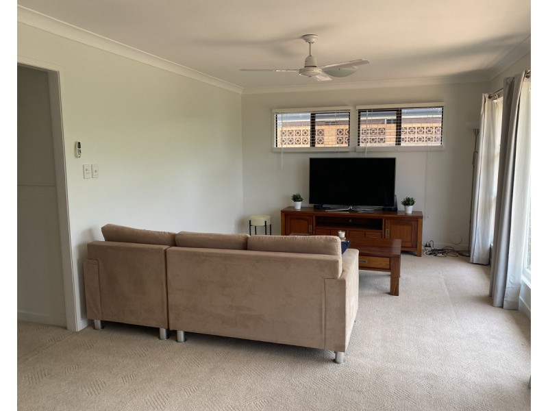 4 Brewster Street, Stafford Heights QLD 4053