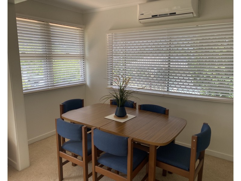 4 Brewster Street, Stafford Heights QLD 4053