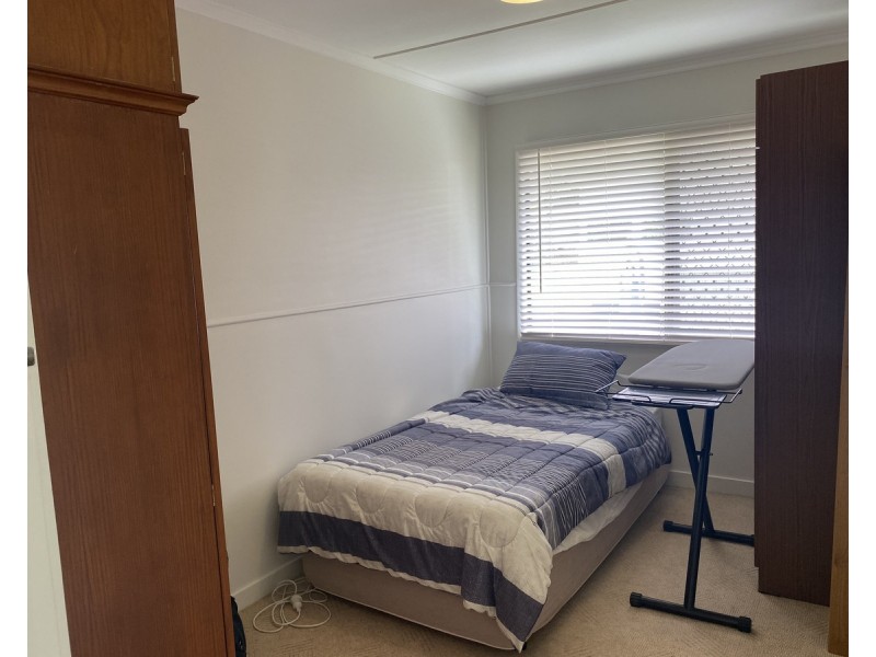 4 Brewster Street, Stafford Heights QLD 4053