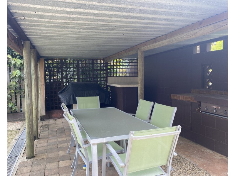 4 Brewster Street, Stafford Heights QLD 4053