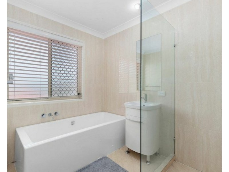 176 Galaxy Street, Bridgeman Downs QLD 4035