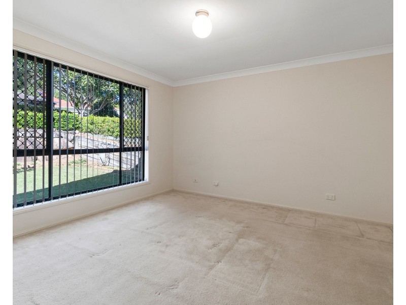 1 Kettleton Close, Bridgeman Downs QLD 4035