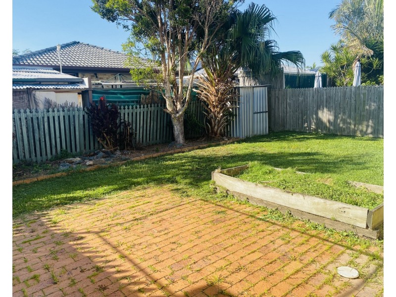 1/10 Desert Willow Way, Fitzgibbon QLD 4018