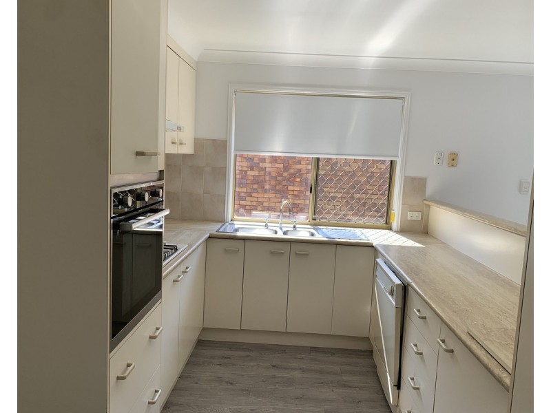 27 St Lawrence Street, Wavell Heights QLD 4012