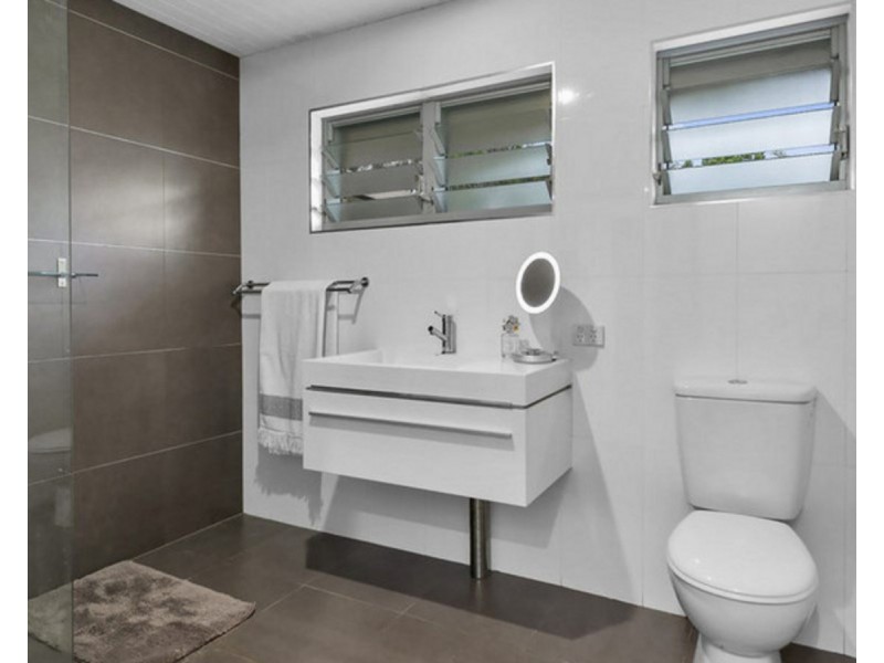 5 Wyman Street, Stafford Heights QLD 4053