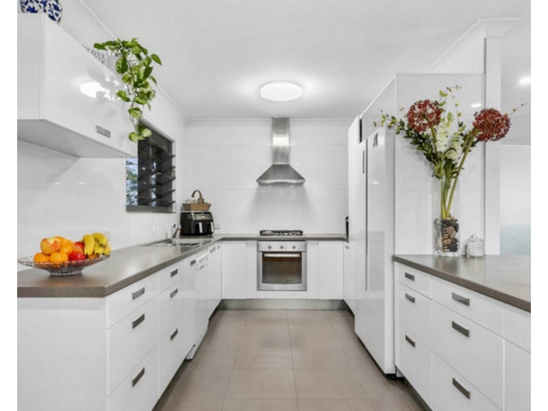 5 Wyman Street, Stafford Heights QLD 4053