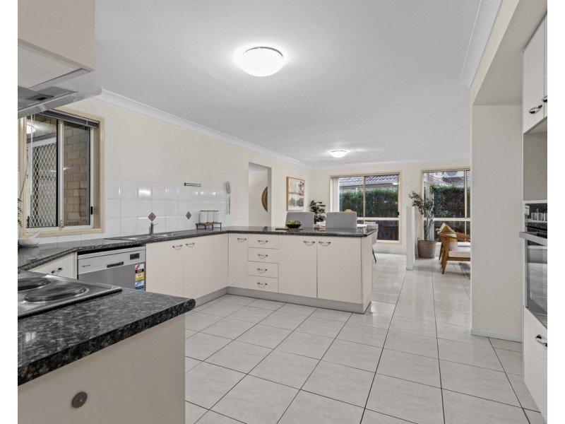17 Butterfield Place, Chermside West QLD 4032