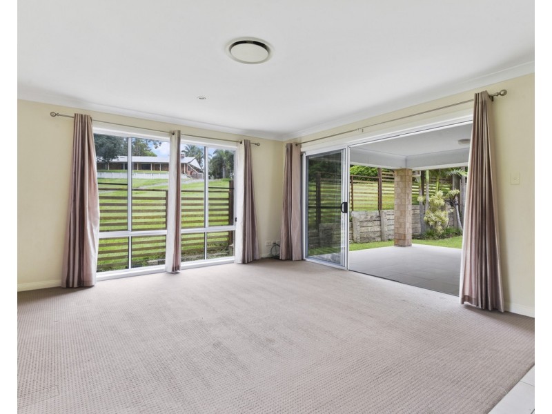 129 McGinn Road, Ferny Grove QLD 4055