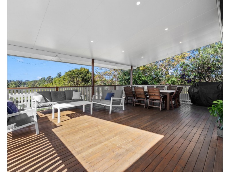 1 Neville Road, Bridgeman Downs QLD 4035