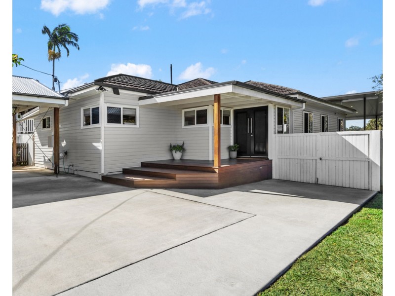 1 Neville Road, Bridgeman Downs QLD 4035