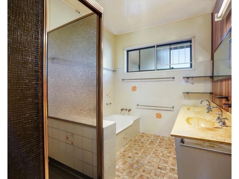 6 Delan Street, Chermside West QLD 4032