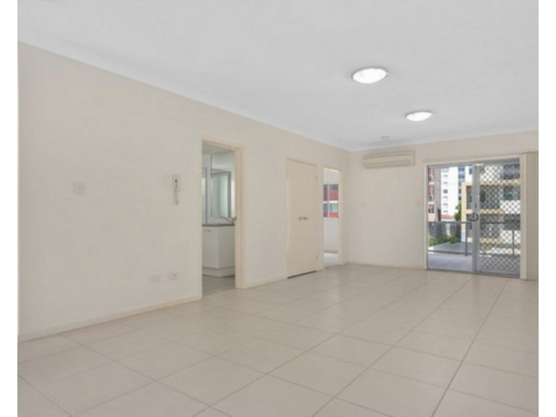 4/8 Kingsmill Street, Chermside QLD 4032