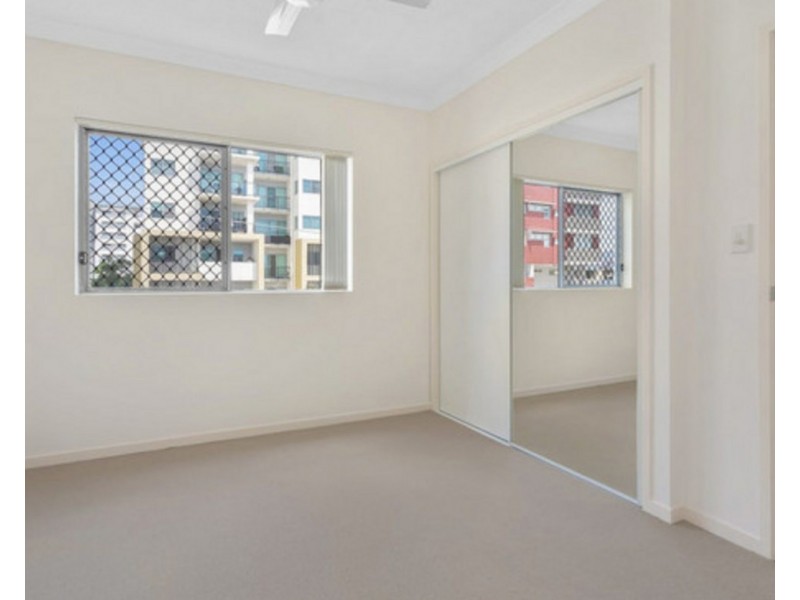 4/8 Kingsmill Street, Chermside QLD 4032