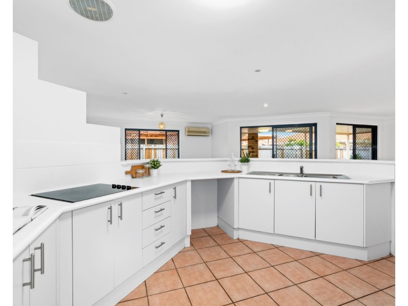 11 Violet Close, Fitzgibbon QLD 4018