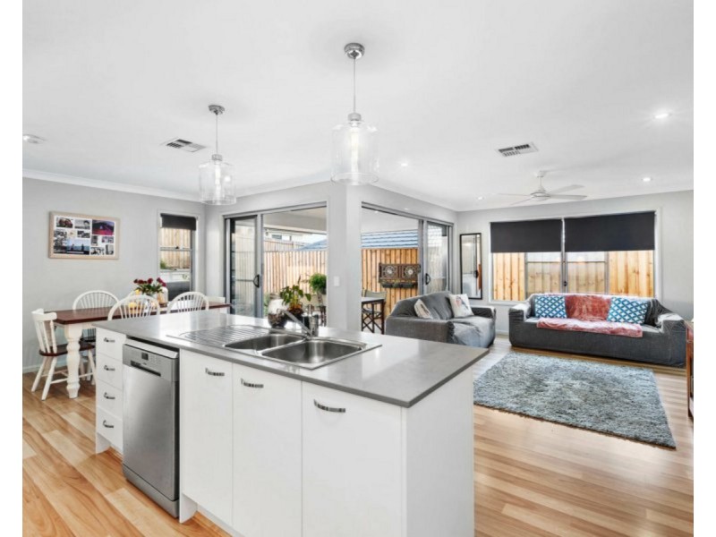 10 Teviot Street, Warner QLD 4500