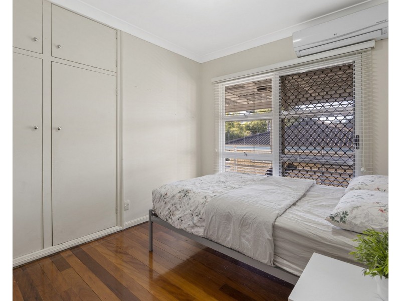 1 Ashley Road, Chermside West QLD 4032